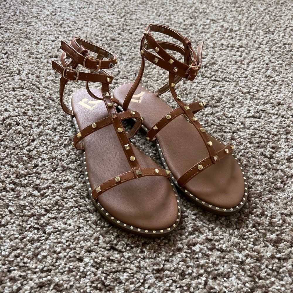 Women’s sandals
